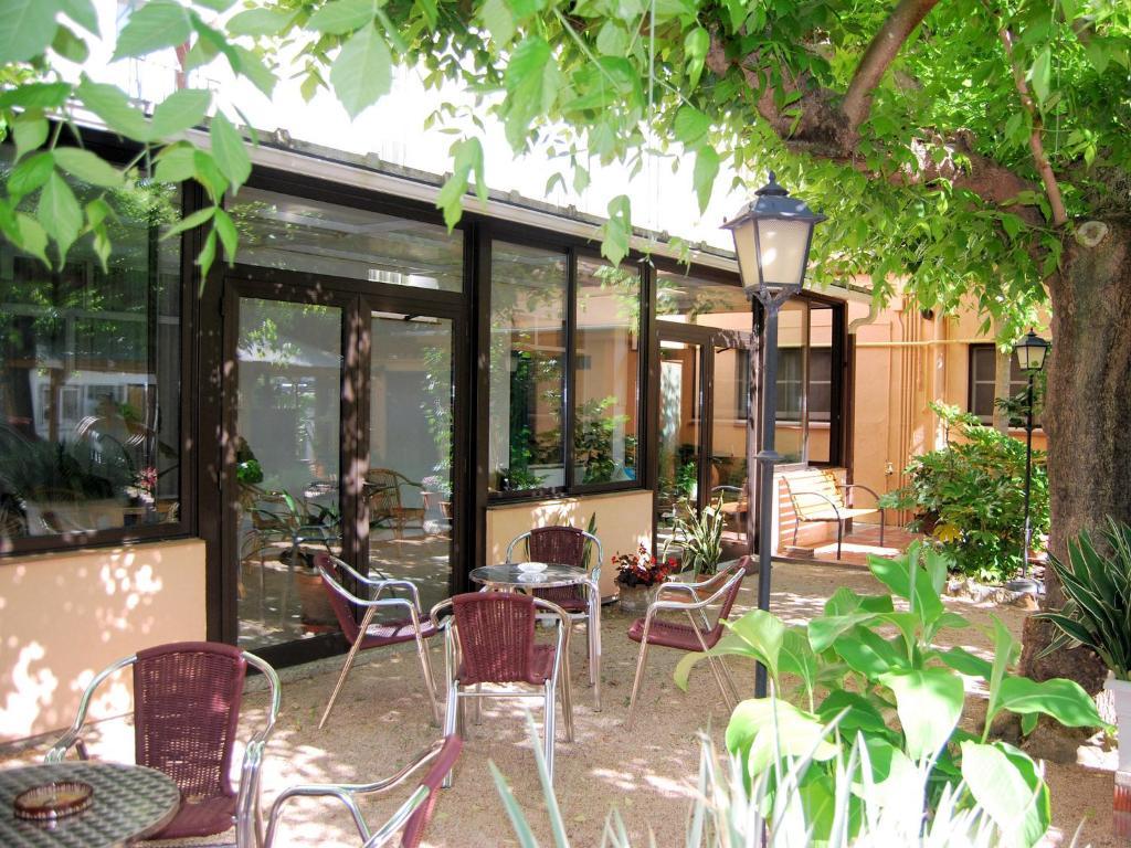 Hostal Fabrellas Кальдас-де-Малавелья Экстерьер фото