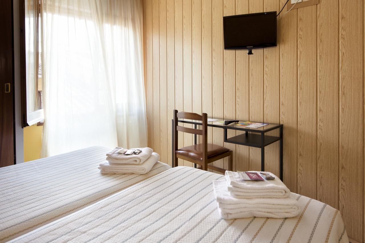 Hostal Fabrellas Кальдас-де-Малавелья Экстерьер фото