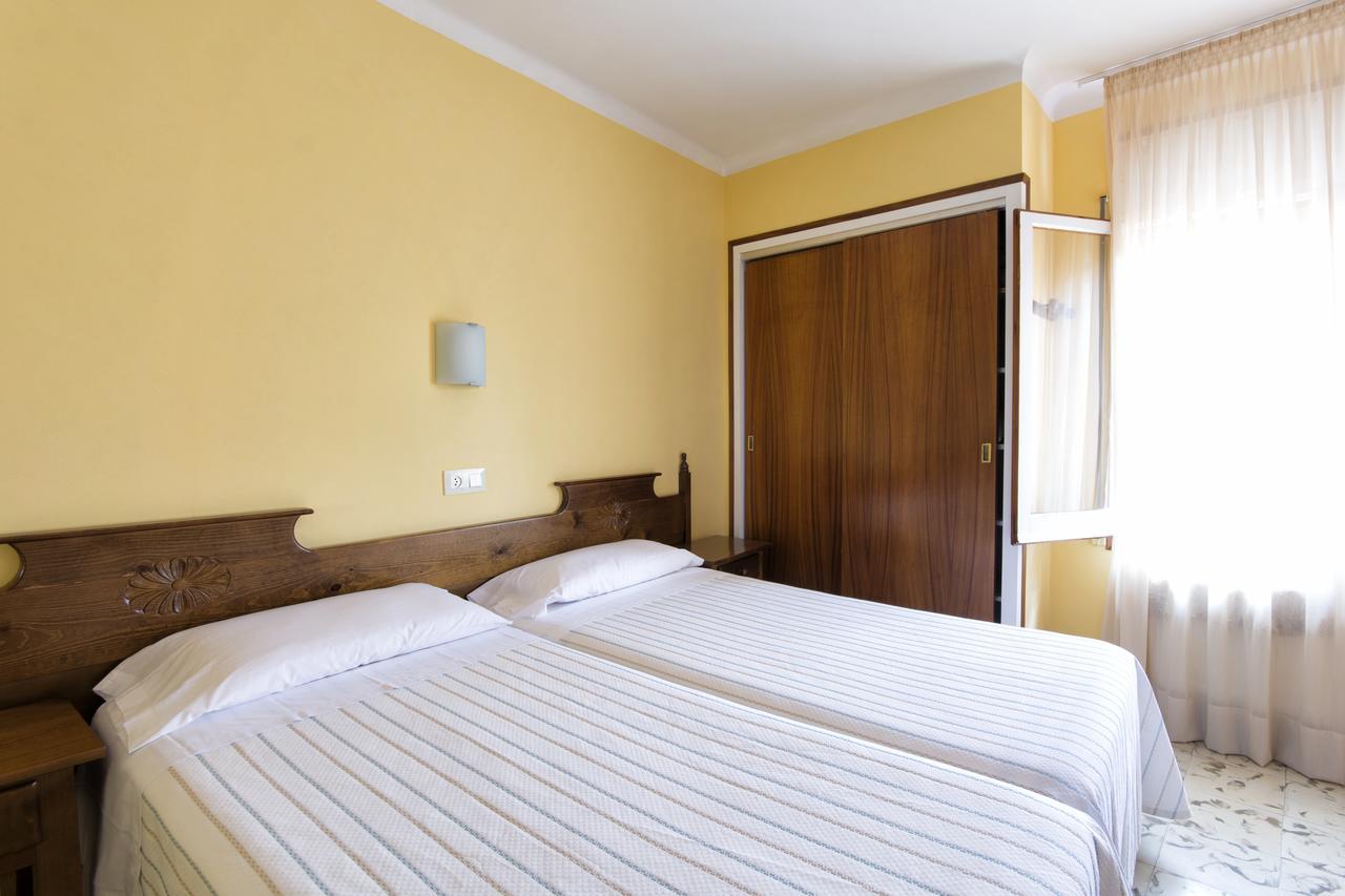Hostal Fabrellas Кальдас-де-Малавелья Экстерьер фото