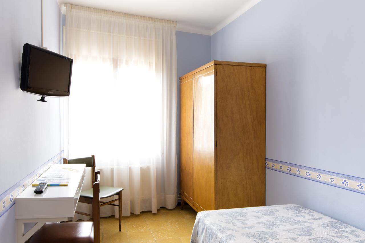 Hostal Fabrellas Кальдас-де-Малавелья Экстерьер фото