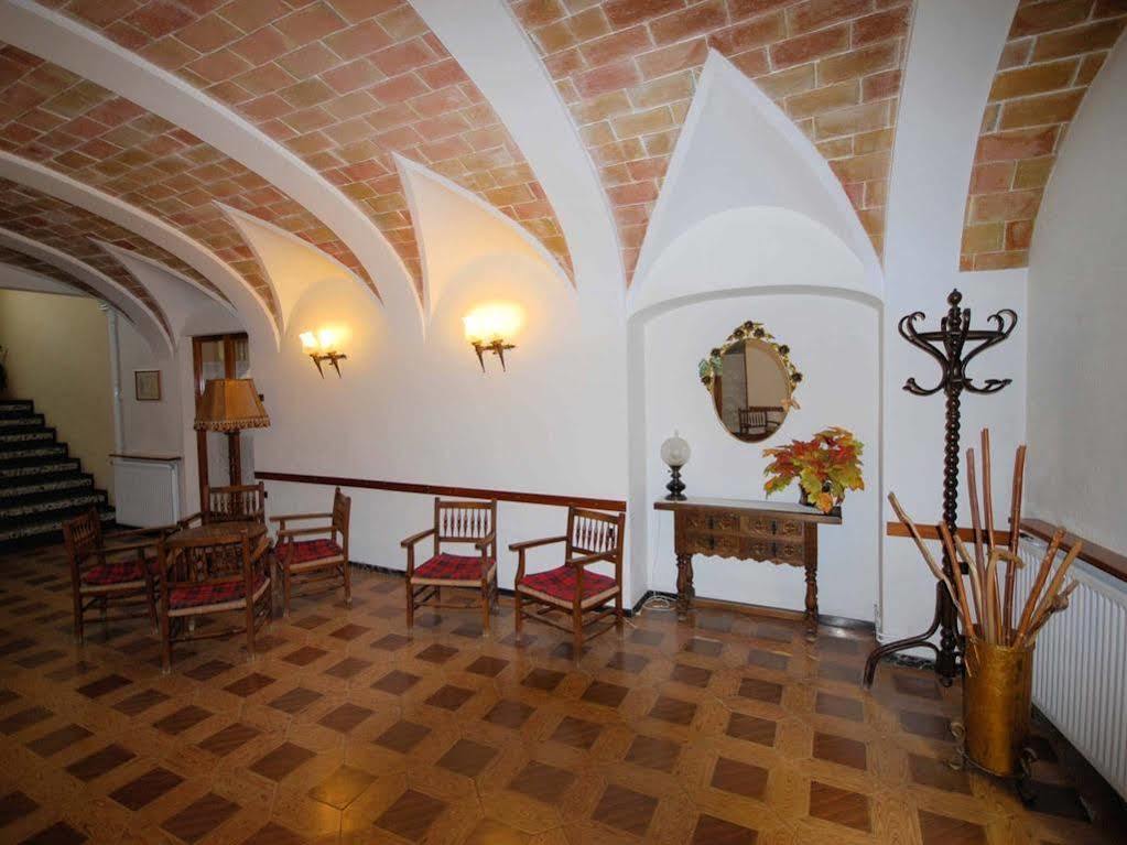Hostal Fabrellas Кальдас-де-Малавелья Экстерьер фото