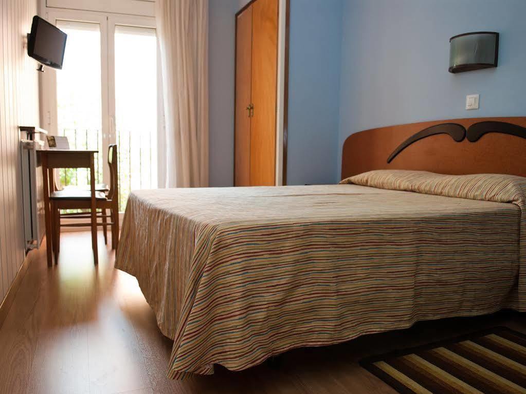 Hostal Fabrellas Кальдас-де-Малавелья Экстерьер фото